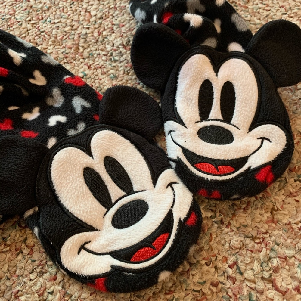 ❤️•🤍 Mickey Mouse Adult Footie Pajamas 🤍•❤️